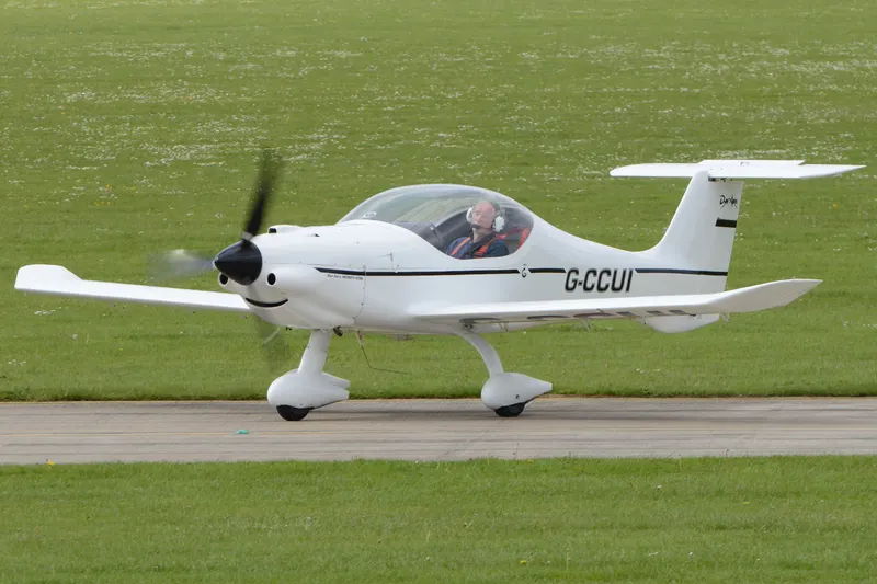 Dyn'Aéro_MCR01_‘G-CCUI’_(27965537358).jpg